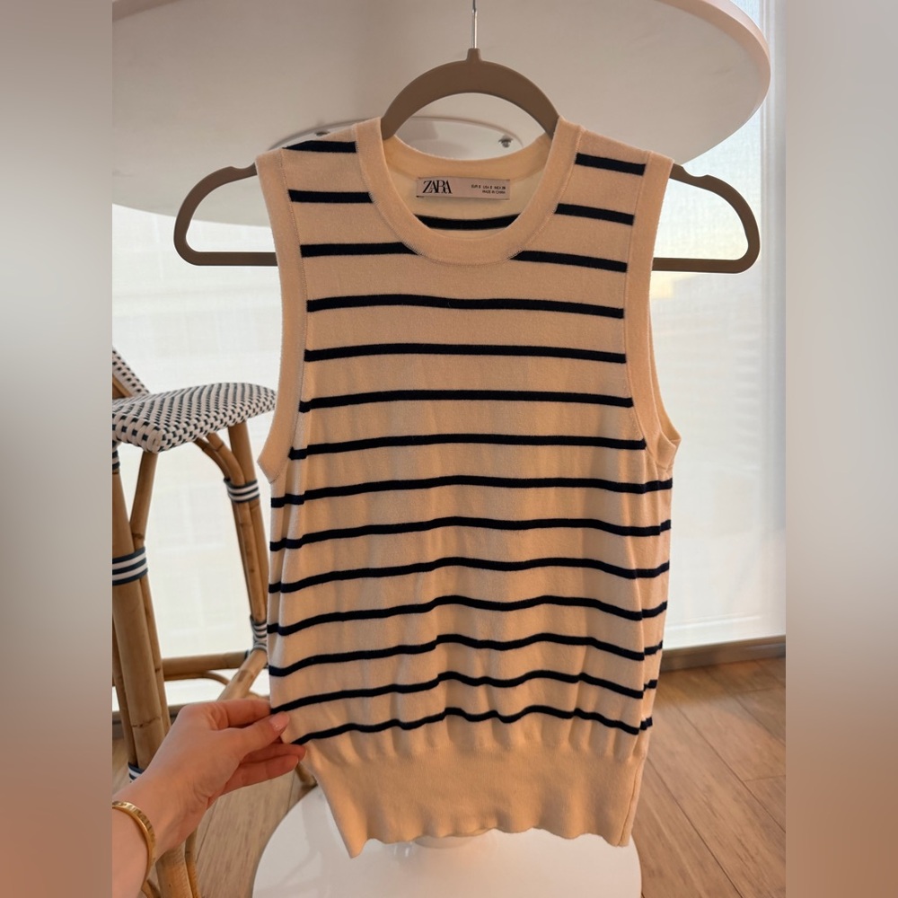 Zara Women's Sleeveless Striped Tank - Cream and Navy